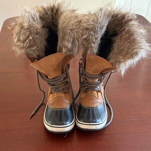 Sorel Women's Joan of Arc Tan and Black Fur-Lined Boots Size 6 - Like New!